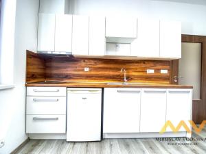 Pronájem bytu 1+kk, Pardubice - Zelené Předměstí, K Višňovce, 25 m2