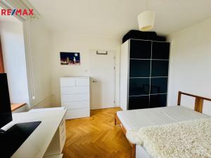 Pronájem bytu 2+1, Praha - Žižkov, Pod lipami, 53 m2