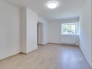Pronájem rodinného domu, Zlatníky-Hodkovice - Zlatníky, Náves sv. Petra a Pavla, 100 m2