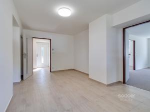 Pronájem rodinného domu, Zlatníky-Hodkovice - Zlatníky, Náves sv. Petra a Pavla, 100 m2