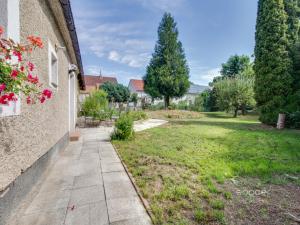 Pronájem rodinného domu, Zlatníky-Hodkovice - Zlatníky, Náves sv. Petra a Pavla, 100 m2