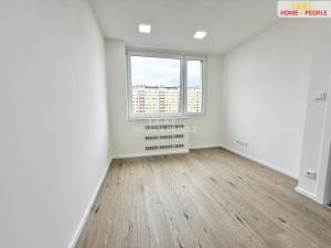 Prodej bytu 4+kk, Praha - Kobylisy, Chabařovická, 69 m2