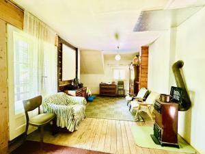 Prodej podílu 1/1 zemědělské usedlosti, Dolní Žandov, 200 m2