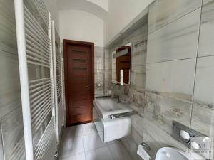 Pronájem bytu 2+1, Karlovy Vary, T. G. Masaryka, 104 m2
