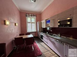 Pronájem bytu 2+1, Karlovy Vary, T. G. Masaryka, 104 m2