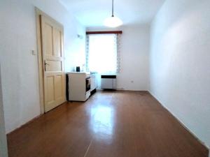 Prodej bytu 2+1, Praha - Veleslavín, Pod dvorem, 66 m2