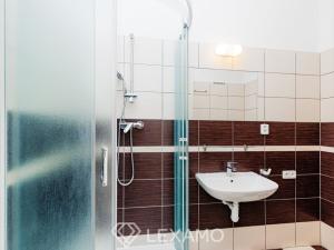 Prodej bytu 2+1, Třebíč - Horka-Domky, Demlova, 55 m2