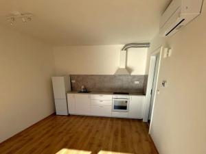 Pronájem bytu 1+kk, Hořovice, U Knížecí cesty, 32 m2