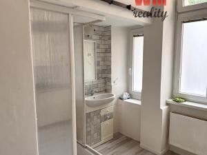 Pronájem bytu 2+1, Karlovy Vary, Moskevská, 43 m2