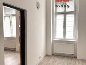 Pronájem bytu 2+1, Karlovy Vary, Moskevská, 43 m2