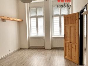 Pronájem bytu 2+1, Karlovy Vary, Moskevská, 43 m2