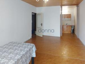 Pronájem bytu 3+kk, Praha, Plevenská, 70 m2