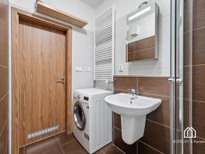 Prodej bytu 1+kk, Praha - Kyje, Farkašova, 32 m2