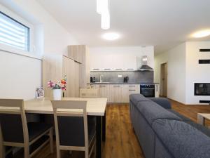 Prodej bytu 4+kk, Nové Hrady, Vilová čtvrť, 89 m2