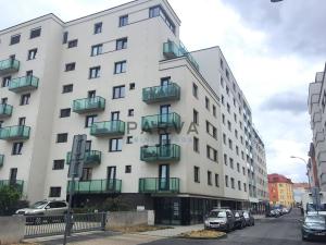 Pronájem bytu 2+kk, Plzeň - Jižní Předměstí, Poděbradova, 67 m2