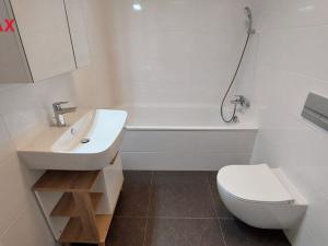 Pronájem bytu 1+kk, Praha - Modřany, Kolmanova, 40 m2