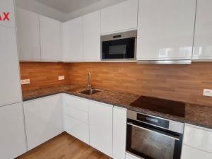 Pronájem bytu 1+kk, Praha - Modřany, Kolmanova, 40 m2