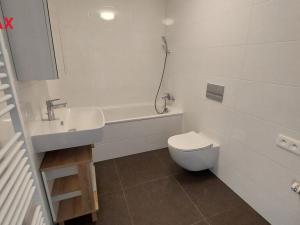 Pronájem bytu 1+kk, Praha - Modřany, Kolmanova, 40 m2