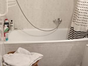 Pronájem bytu 2+kk, Brno - Žebětín, Za Kněžským hájkem, 54 m2