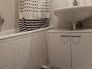Pronájem bytu 2+kk, Brno - Žebětín, Za Kněžským hájkem, 54 m2