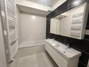 Pronájem bytu 4+kk, Praha - Dolní Měcholupy, Kardausova, 120 m2