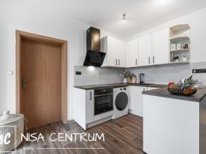 Pronájem bytu 4+kk, Liberec - Liberec VI-Rochlice, Nádvorní, 83 m2