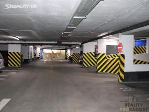 Pronájem garážového stání, Praha - Vinohrady, U Zvonařky, 30 m2