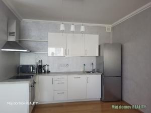 Pronájem bytu 2+kk, Praha - Holešovice, Komunardů, 60 m2