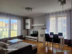 Pronájem bytu 2+kk, Praha - Holešovice, Komunardů, 60 m2