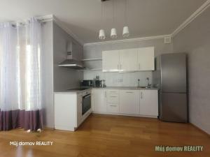 Pronájem bytu 2+kk, Praha - Holešovice, Komunardů, 60 m2