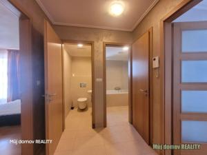 Pronájem bytu 2+kk, Praha - Holešovice, Komunardů, 60 m2