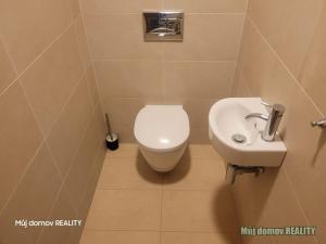 Pronájem bytu 2+kk, Praha - Holešovice, Komunardů, 60 m2