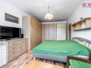 Pronájem bytu 2+1, Chomutov, Holešická, 62 m2