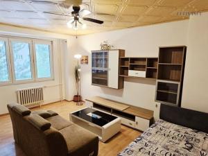 Pronájem bytu 2+1, Kralupy nad Vltavou - Lobeček, Štefánikova, 53 m2