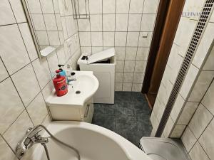 Pronájem bytu 2+1, Kralupy nad Vltavou - Lobeček, Štefánikova, 53 m2