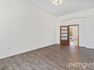 Pronájem bytu 1+1, Praha - Karlín, Sokolovská, 38 m2