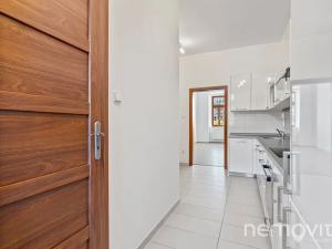 Pronájem bytu 1+1, Praha - Karlín, Sokolovská, 38 m2