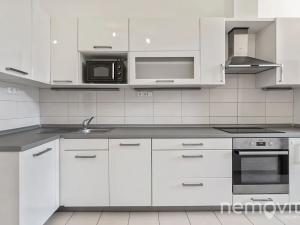 Pronájem bytu 1+1, Praha - Karlín, Sokolovská, 38 m2