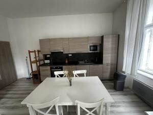 Pronájem bytu 2+kk, Praha - Vinohrady, Rumunská, 68 m2
