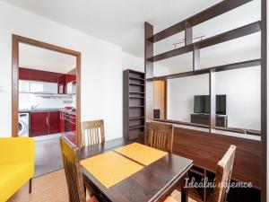 Pronájem bytu 2+1, Praha - Strašnice, Pod strání, 57 m2
