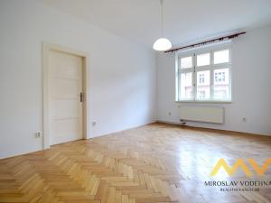 Pronájem bytu 2+1, Hradec Králové, Klumparova, 65 m2