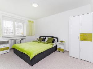 Pronájem bytu 2+1, Hradec Králové, Labská kotlina, 55 m2