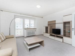 Pronájem bytu 2+1, Hradec Králové, Labská kotlina, 55 m2