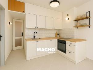 Prodej bytu 2+1, Mníšek pod Brdy, Jana Šťastného, 50 m2