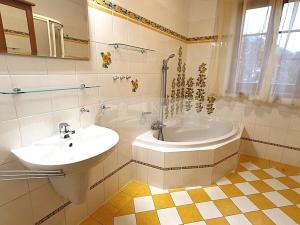 Prodej rodinného domu, Kunice, Járy Cimrmana, 253 m2