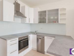 Pronájem bytu 1+kk, Praha, Valečovská, 45 m2
