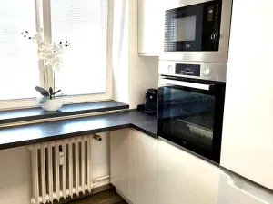 Pronájem bytu 2+1, Hradec Králové, Labská kotlina, 55 m2