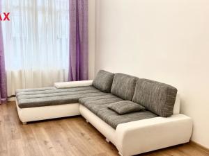 Pronájem bytu 2+1, Karlovy Vary, T. G. Masaryka, 92 m2