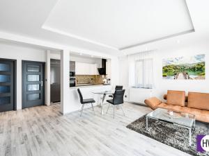 Pronájem obchodního prostoru, Praha - Újezd, 131 m2