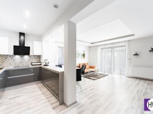 Pronájem obchodního prostoru, Praha - Újezd, 131 m2